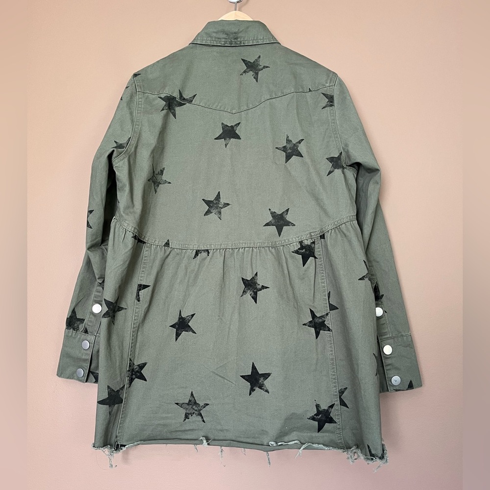 {Davi & Dani} Star Print Frayed Army Babydoll Jacket in Olive - Womens Small - Picture 4 of 10